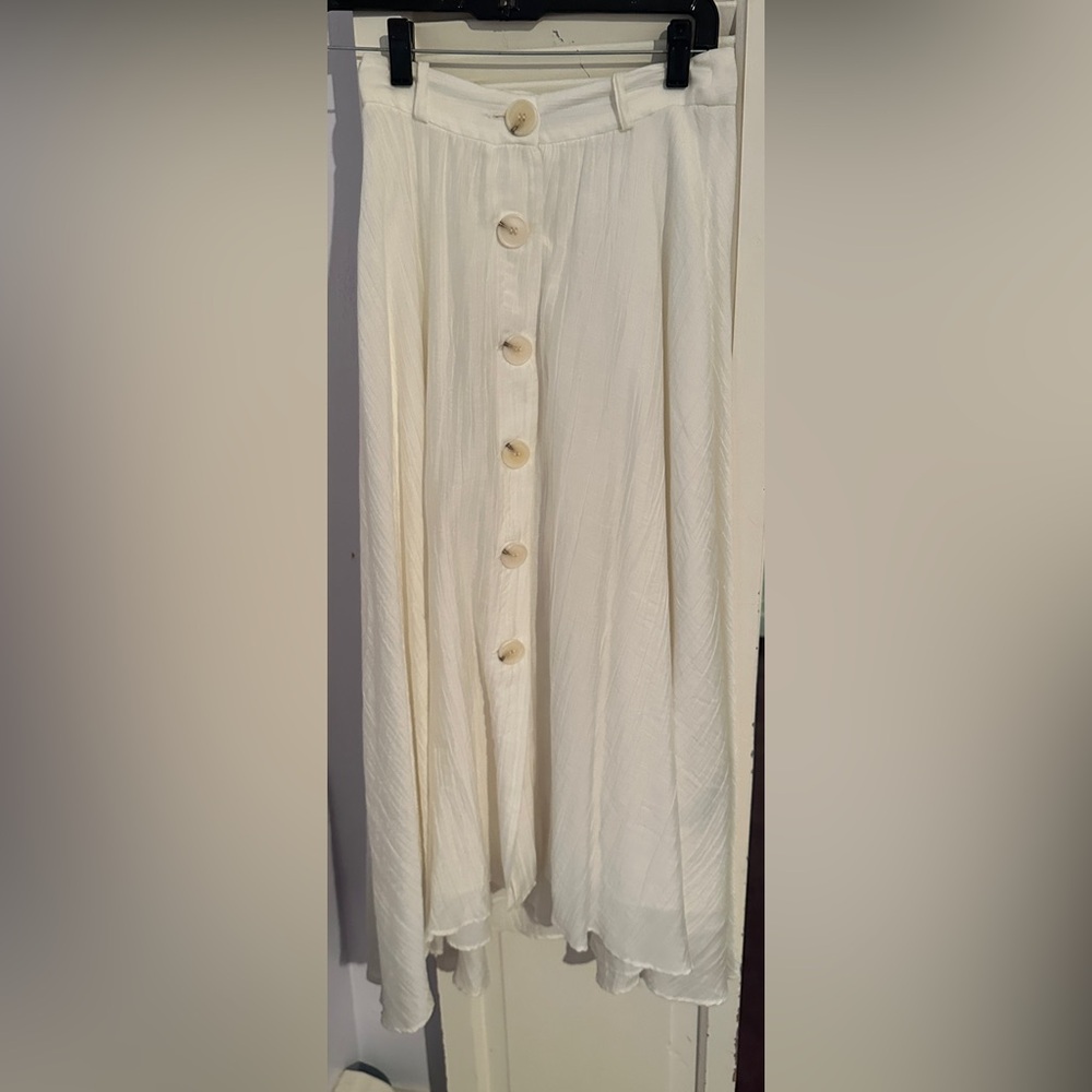 White maxi skirt